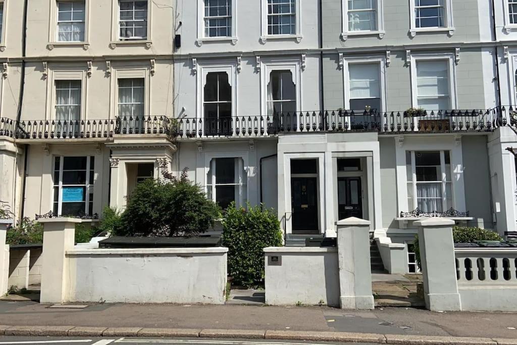 Gorgeous 2 Bedroom Flat In Charming Swiss Cottage Londres Extérieur photo