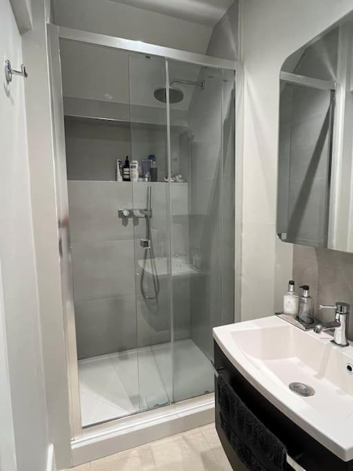 Gorgeous 2 Bedroom Flat In Charming Swiss Cottage Londres Extérieur photo